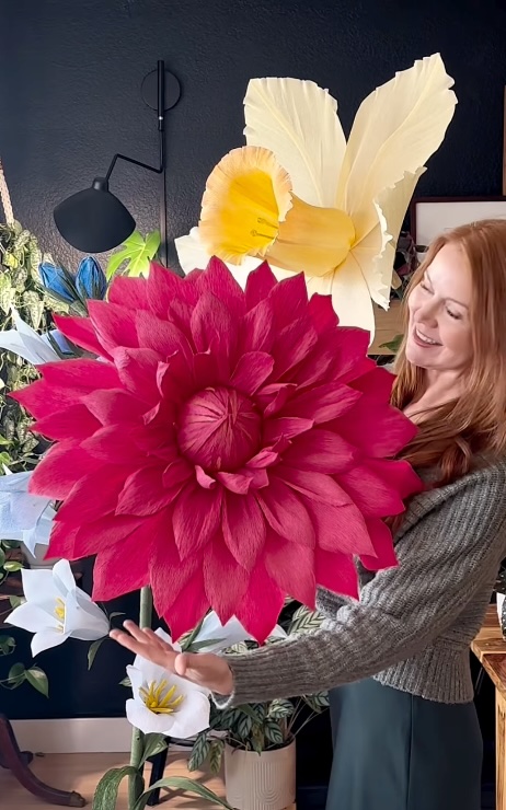 Creating beauty large paper flowers